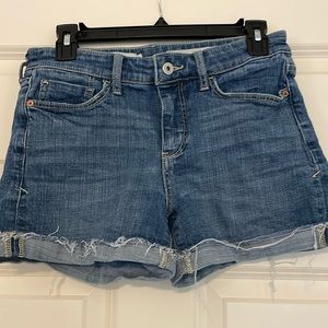 Pilcro slim boyfriend jeans shorts size 25